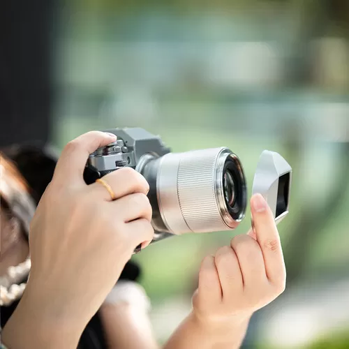 Ống kính TTArtisan 56mm F1.8 autofocus for Sony E, Fuji X, Nikon Z