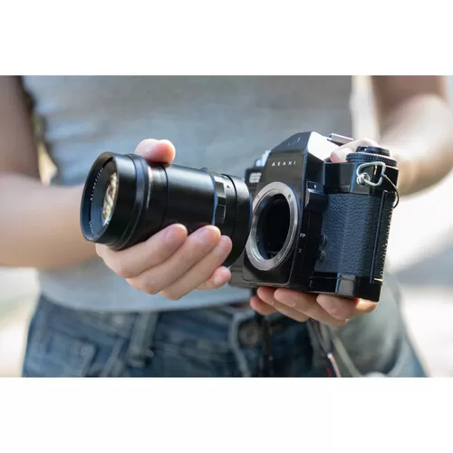 Ống kính TTartisan 100mm f2.8 Bubble Bokeh (M42 mount)