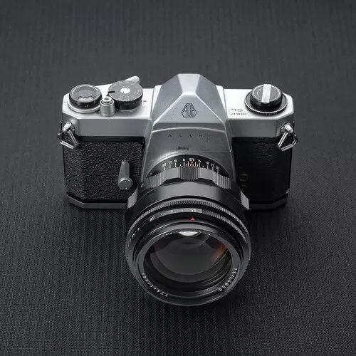 Ống kính TTArtisan 75mm F1.5 Swirly Bokeh (M42 mount)